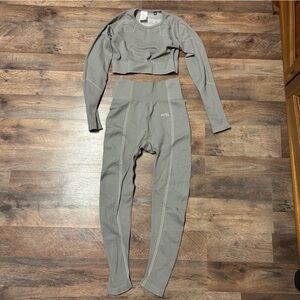 AYBL Light Gray Seamless Athletic Long Sleeve Top & Leggings